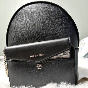 🖤Michael Kors🖤 Maisie 2 in 1 Medium Backpack